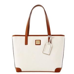 White Dooney and Bourke Medium Purse!